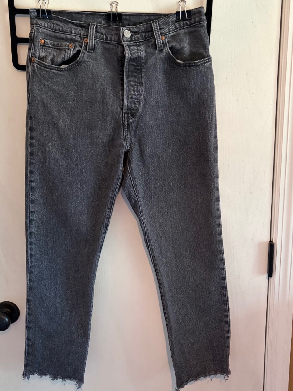 Levi’s 501 Crop Lady Crush Jeans W29 L26 Black Gray Raw Hem Button Fly